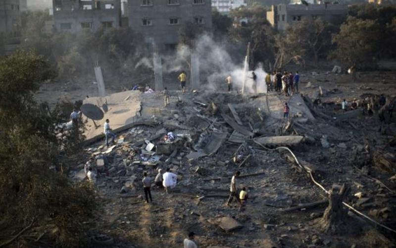 صور: الاحتلال يستهدف منازل الآمنين