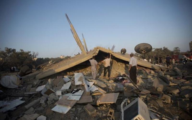 صور: الاحتلال يستهدف منازل الآمنين