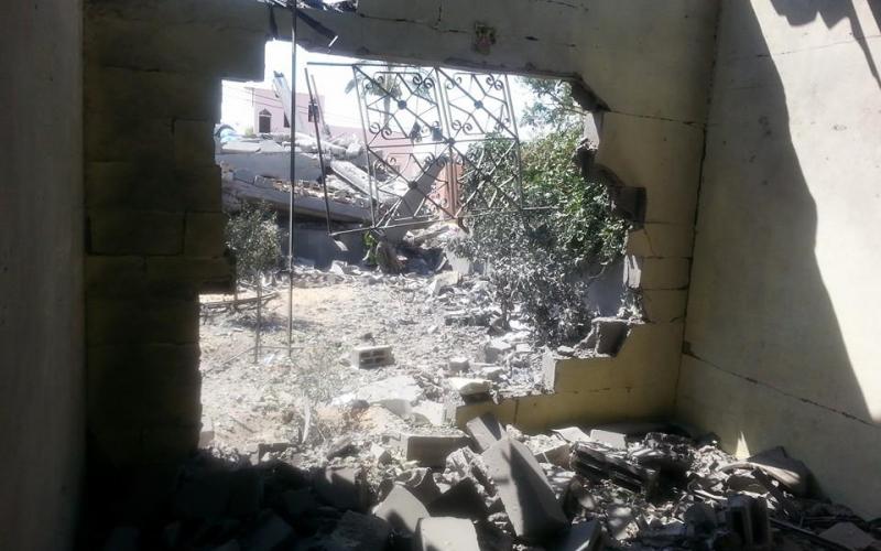 صور: أضرار بقصف الاحتلال منازل بالنصيرات