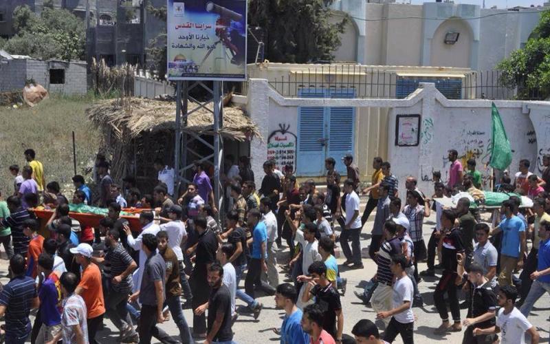 صور: تشييع شهداء عائلة النواصرة بالمغازي