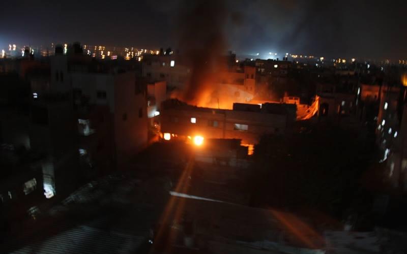 صور: حريق بقصف منزل "القاضي" برفح