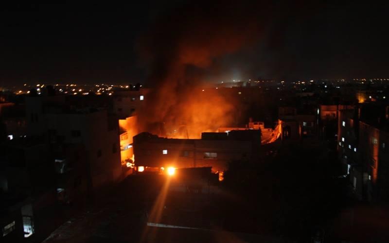 صور: حريق بقصف منزل "القاضي" برفح