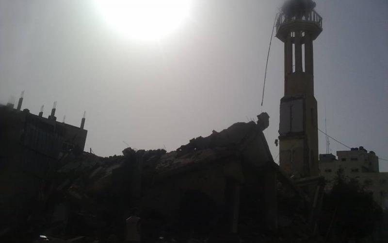 صور: قصف مسجد الفاروق بالنصيرات