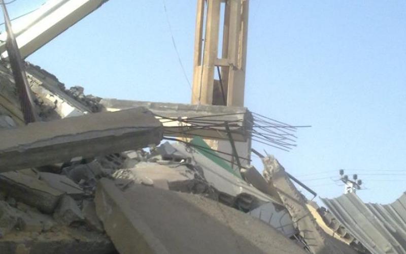 صور: قصف مسجد الفاروق بالنصيرات