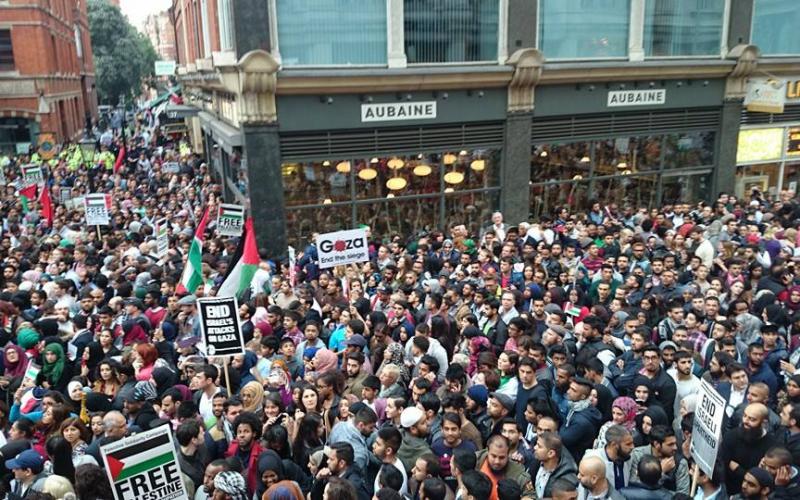 صور: آلاف يتضامنون مع غزة في لندن