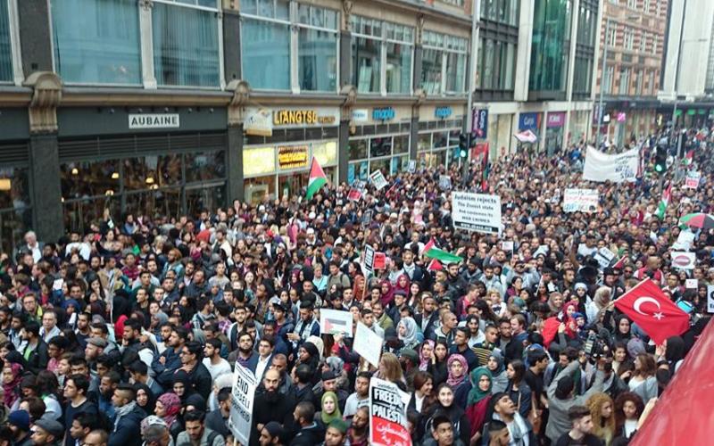 صور: آلاف يتضامنون مع غزة في لندن