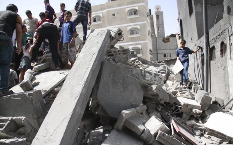 صور: صواريخ الاحتلال تدمر جمعية الصلاح الخيرية