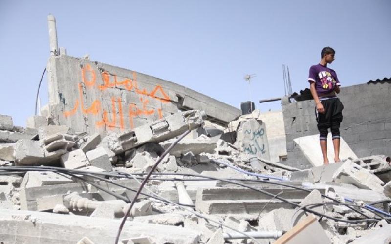 صور: صواريخ الاحتلال تدمر جمعية الصلاح الخيرية