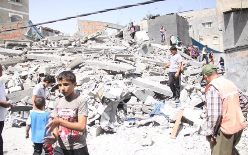 صور: صواريخ الاحتلال تدمر جمعية الصلاح الخيرية