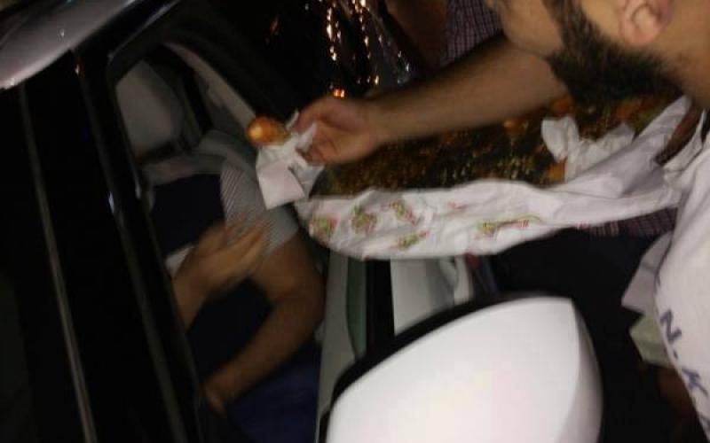 صور: توزيع الحلوى بعمان فرحا بقصف "تل أبيب"