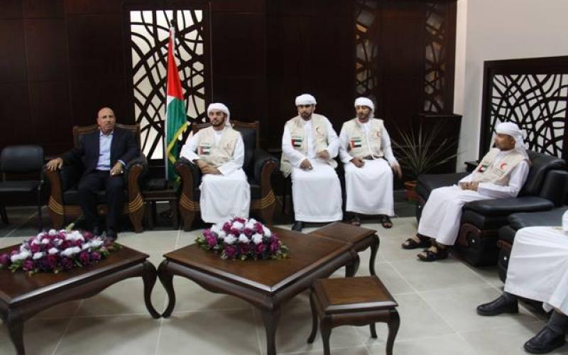 صور: وفد ومساعدات إماراتية تصل لقطاع غزة
