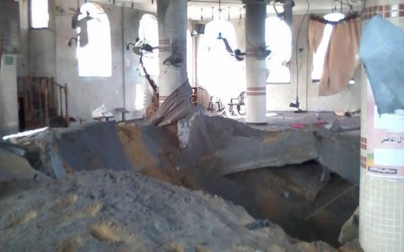 صور: قصف مسجد النور بدير البلح