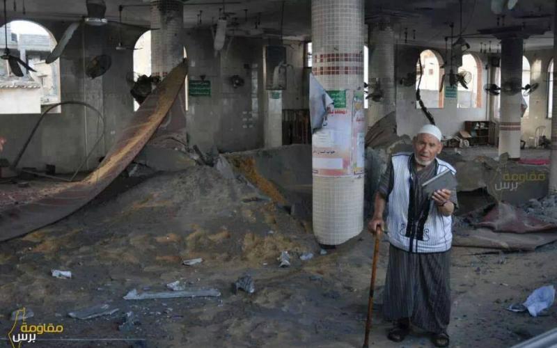 صور: قصف مسجد النور بدير البلح