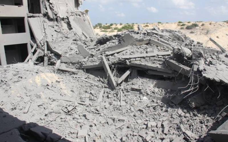 صور: تدمير مقر السجن المركزي برفح