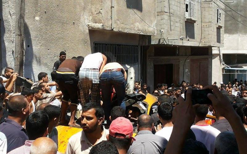 صور: شهداء في استهداف سيارة "أبو دقة" بخانيونس