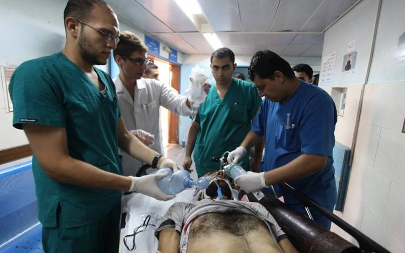 صور: تواصل وصول الجرحى لمستشفى الشفاء