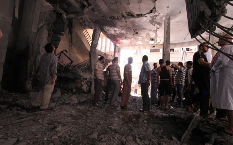 صور: استهداف منزل "الميناوي" شرق غزة