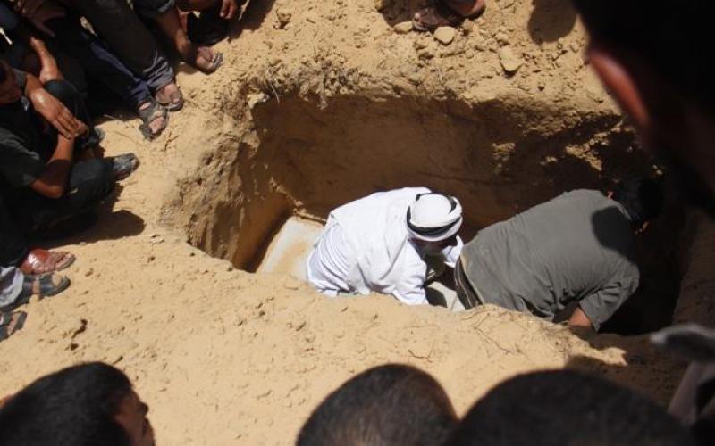 صور: رفح تودع خمسة من شهدائها