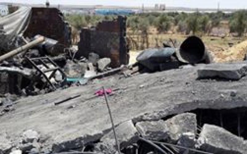صور:  استهداف الاحتلال لمنزل عائلة الديب
