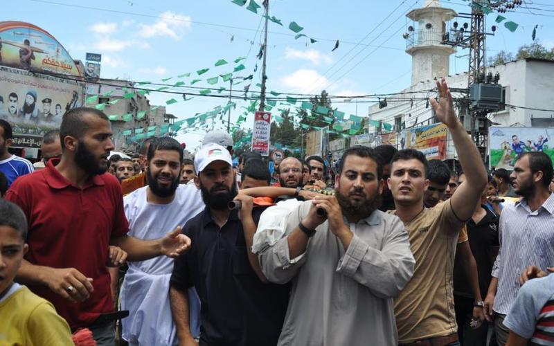 صور: رفح تودّع شهداءها