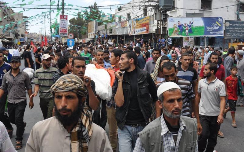 صور: رفح تودّع شهداءها