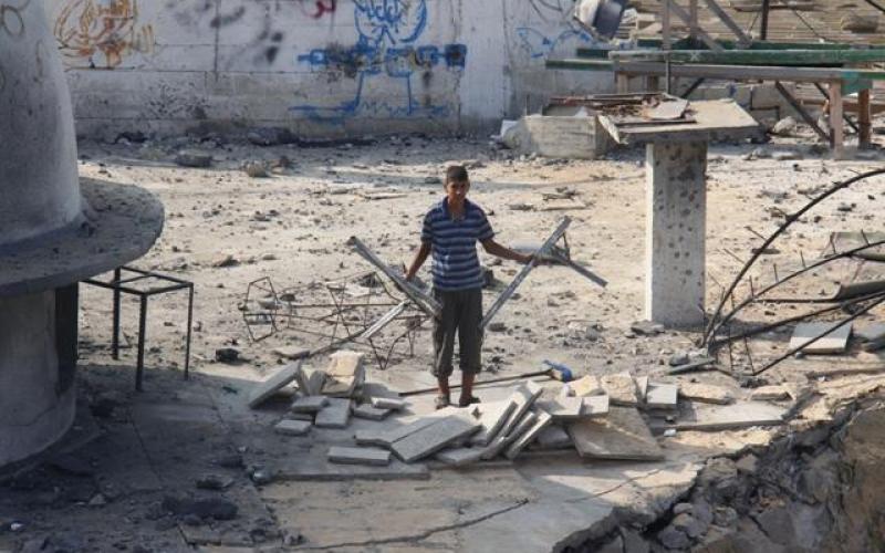 صور: قصف مسجد الفاروق برفح جنوب القطاع