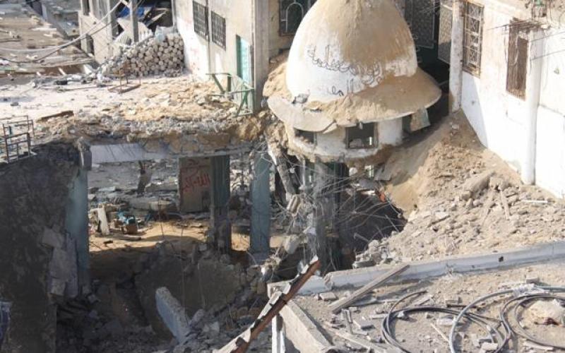 صور: قصف مسجد الفاروق برفح جنوب القطاع