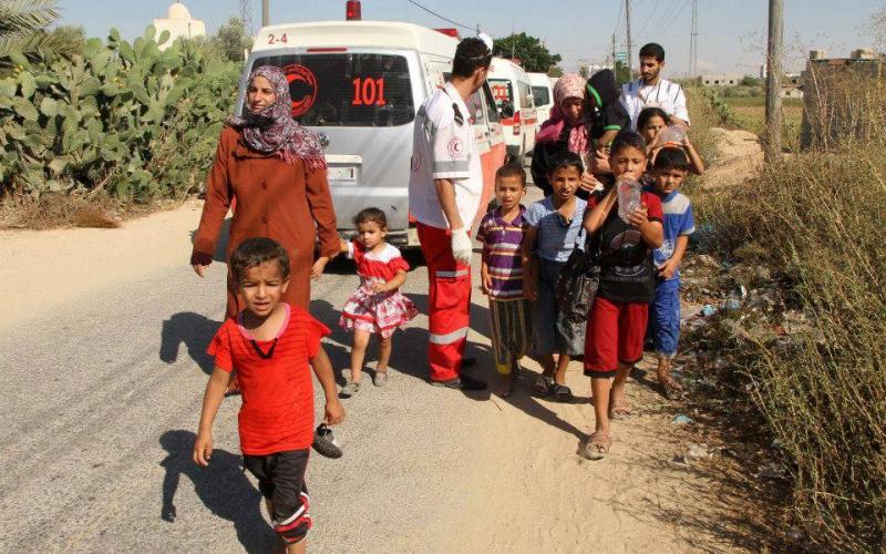 صور: إجلاء أهالي "أبو ريدة" بعد حصار يومين
