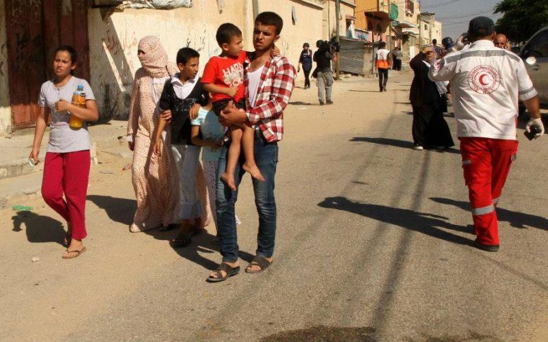 صور: إجلاء أهالي "أبو ريدة" بعد حصار يومين