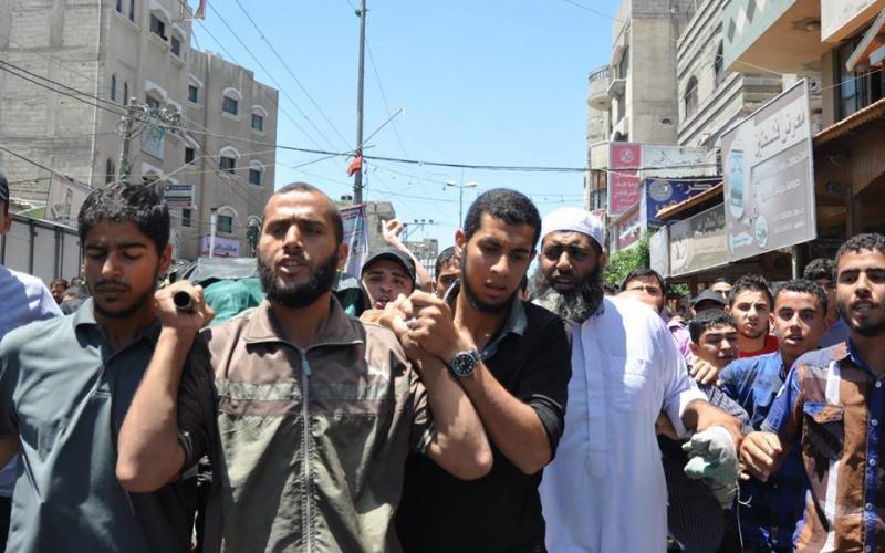 صور: تشييع الشهيد صلاح أبو حسنين ونجليه برفح