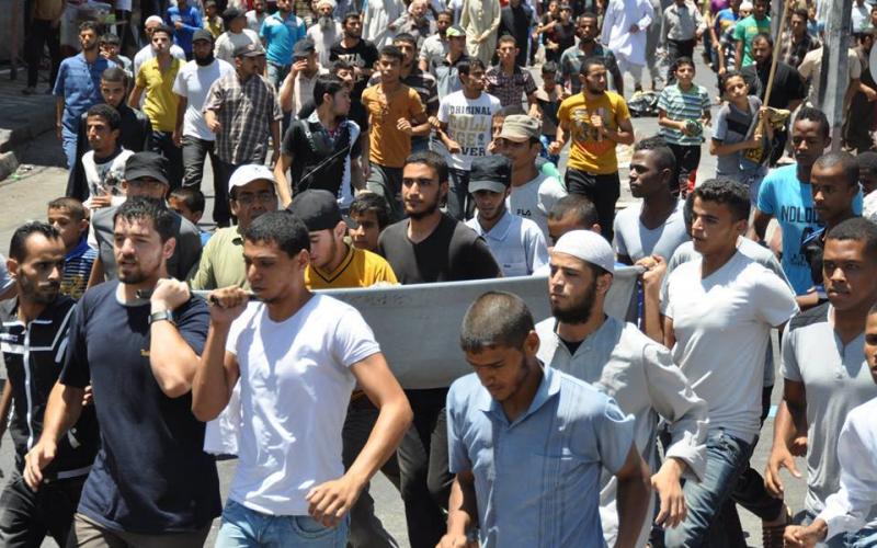صور: تشييع الشهيد صلاح أبو حسنين ونجليه برفح