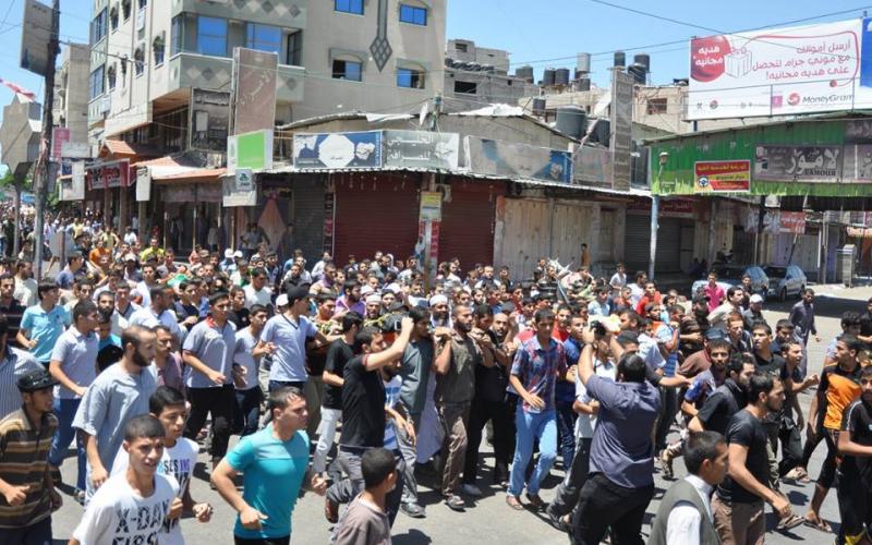 صور: تشييع الشهيد صلاح أبو حسنين ونجليه برفح