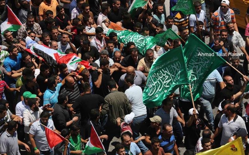 بالصور: الضفة تودّع شهداءها واستمرار المواجهات