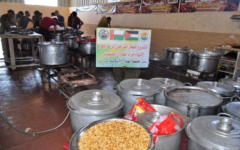 بالصور : العُمانية تدعم مراكز إيواء المتضررين من العدوان بغزة