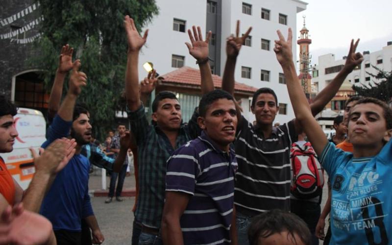 صور: فرحة المواطنين النازحين بمقتل الجنود