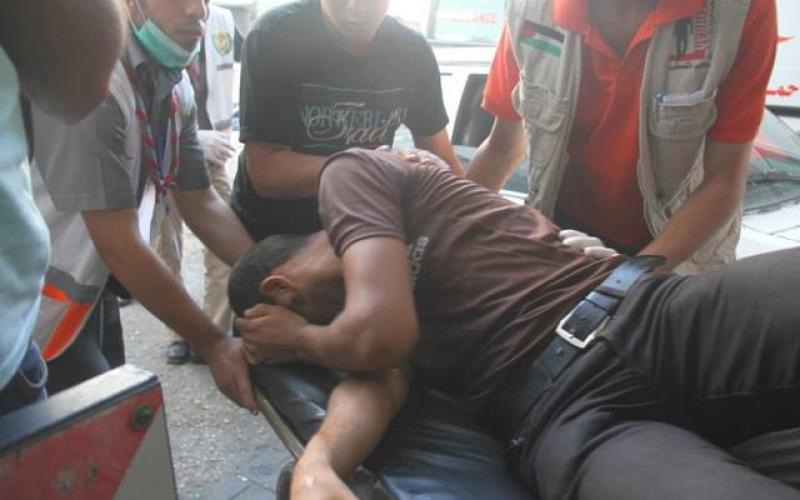 صور: وصول جرحى بقصف "باص" في غزة