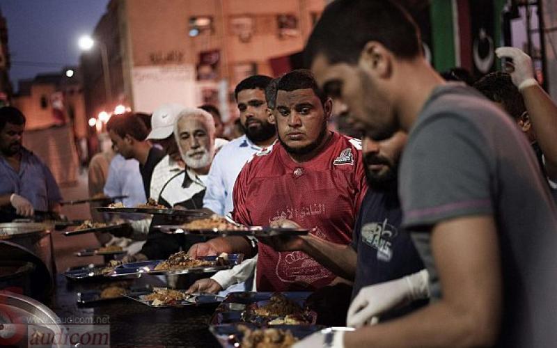 رمضان ليبيا... الثوار يفطرون على الجبهة