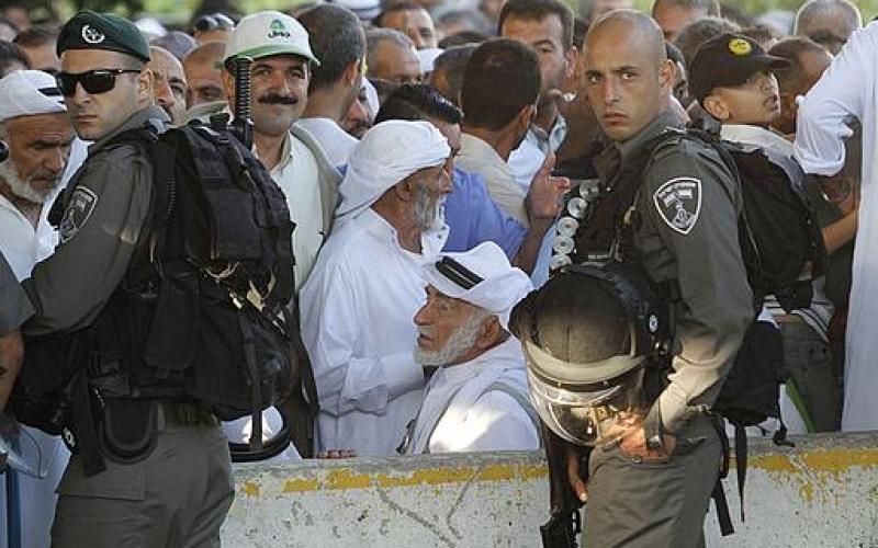 صور .. معاناة الفلسطينيين على الحواجز الإسرائيلية
