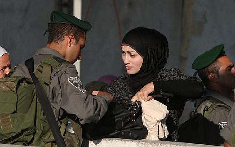 صور .. معاناة الفلسطينيين على الحواجز الإسرائيلية