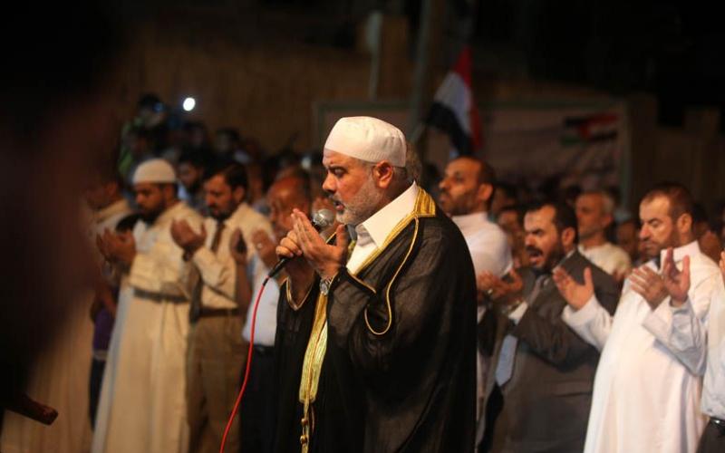 بالصور.. آلاف الغزيين يتضامنون مع مصر