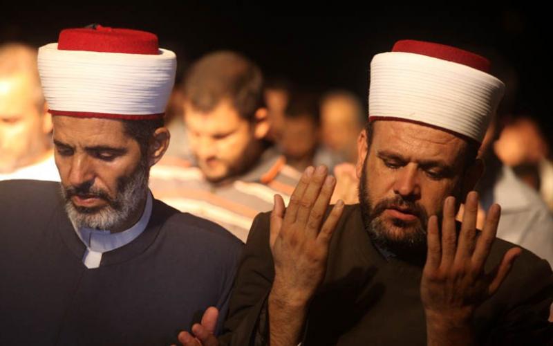 بالصور.. آلاف الغزيين يتضامنون مع مصر