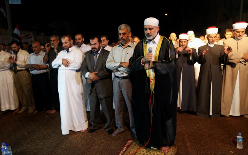 صور..هنية يقود المشاركة بعزاء الجنود المصريين