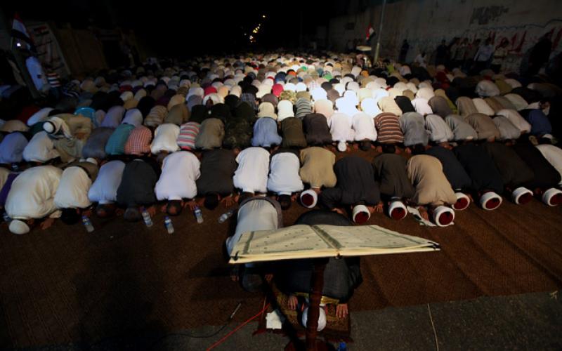 صور..هنية يقود المشاركة بعزاء الجنود المصريين