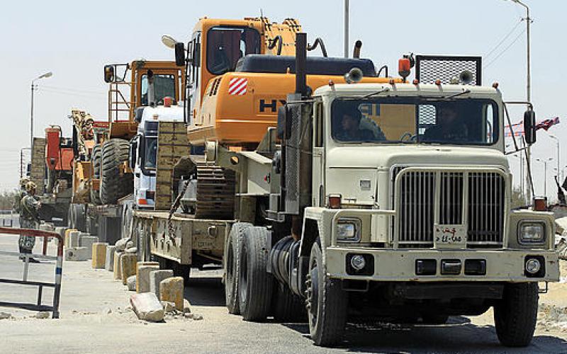 بالصور والفيديو.. مصر تبدأ هدم الأنفاق برفح