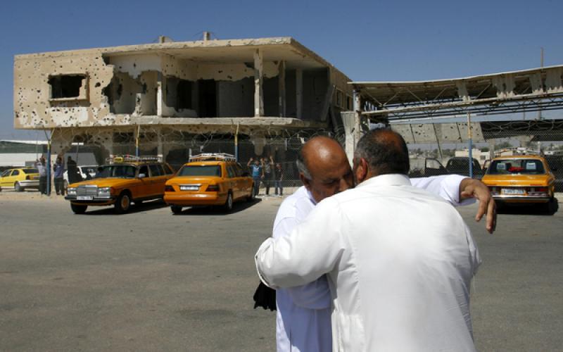 صور.. معبر رفح يعمل بشكل طارئ للعالقين