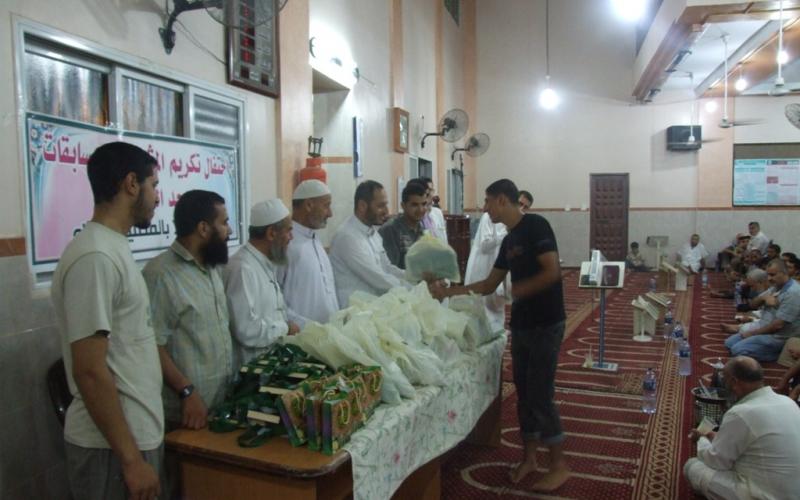 صور..مساجد الوسطى تمتلئ بمصلي ليلة القدر