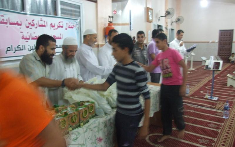 صور..مساجد الوسطى تمتلئ بمصلي ليلة القدر