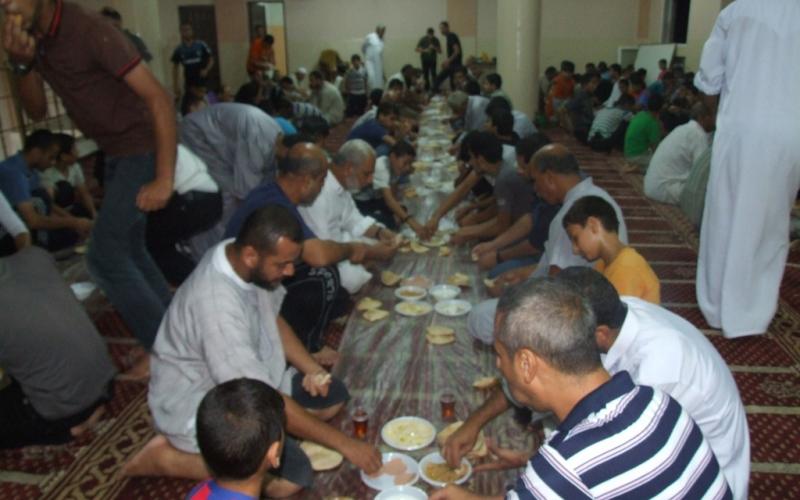 صور..مساجد الوسطى تمتلئ بمصلي ليلة القدر