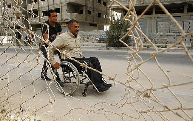 صور.. بطل غزي مقعد يتدرب على ألعاب القوى