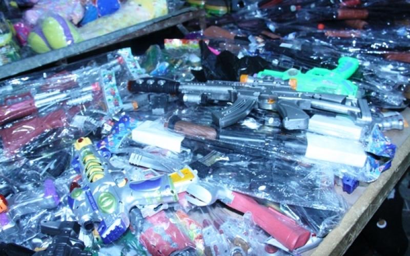 صور.. بهجة العيد في أسواق غزة وعيون أطفالها